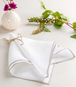 4 Simple Ways to Fold Napkins