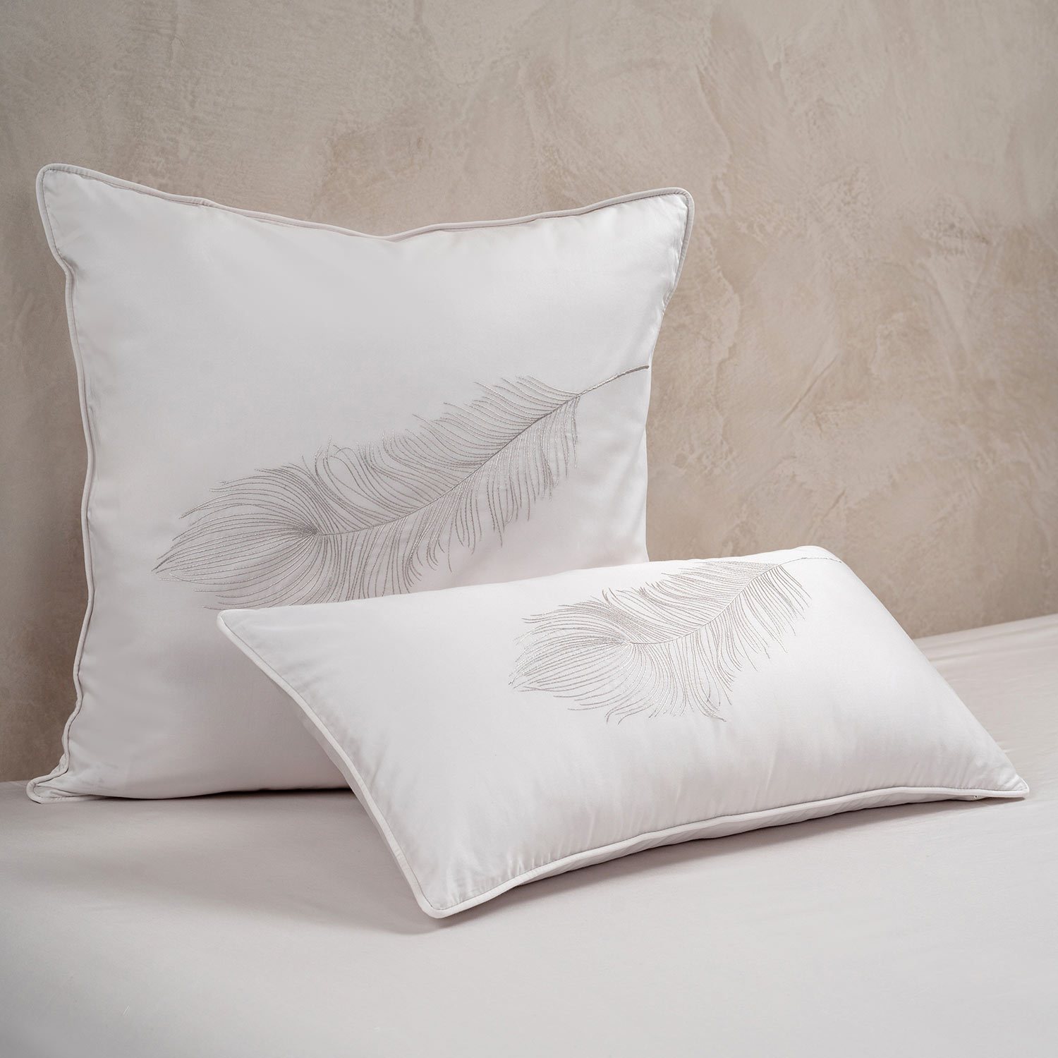 Vỏ Gối Trang Trí Feather | Sale