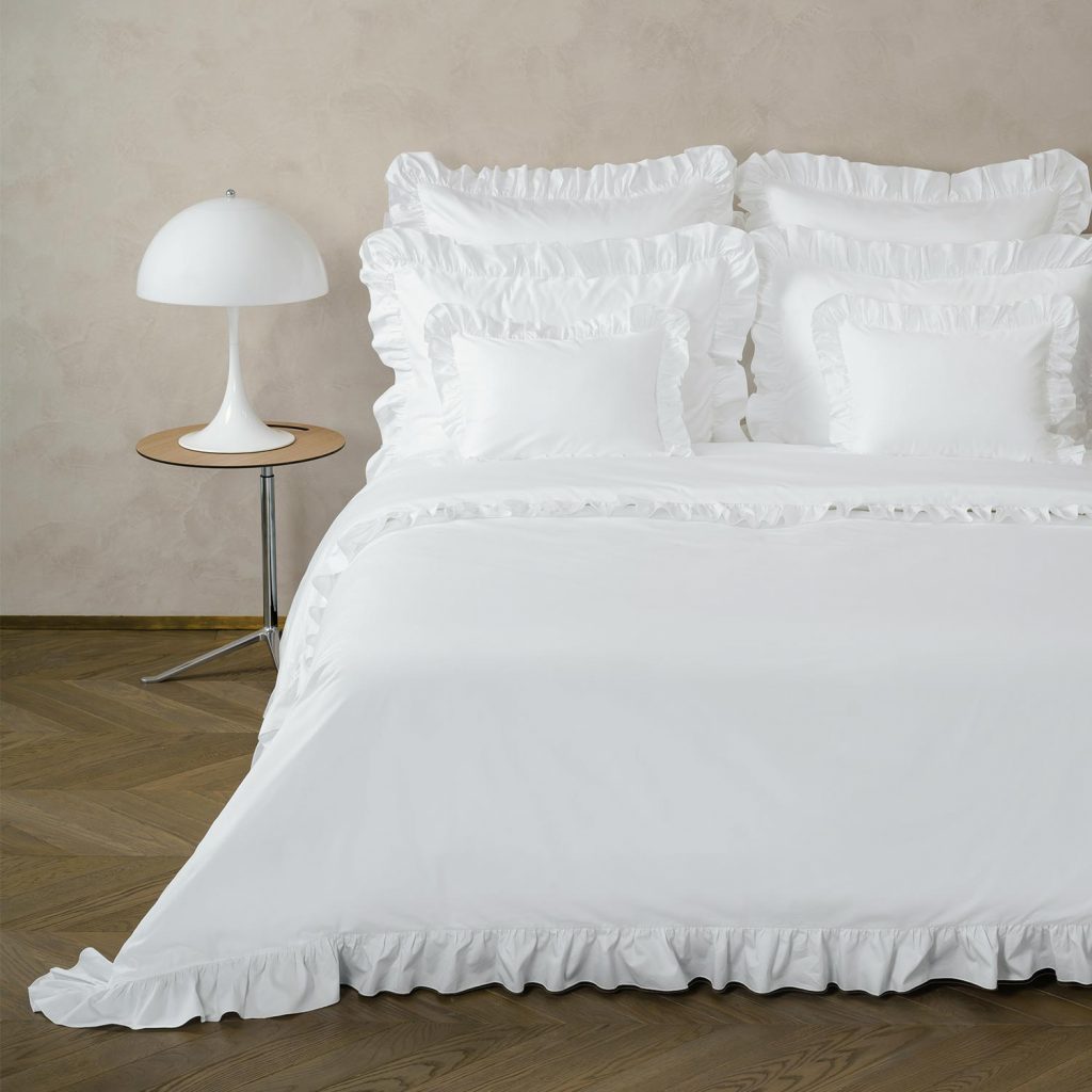 hotel look white bed sheets