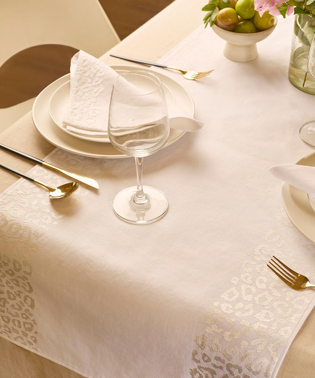Leo Table Runner