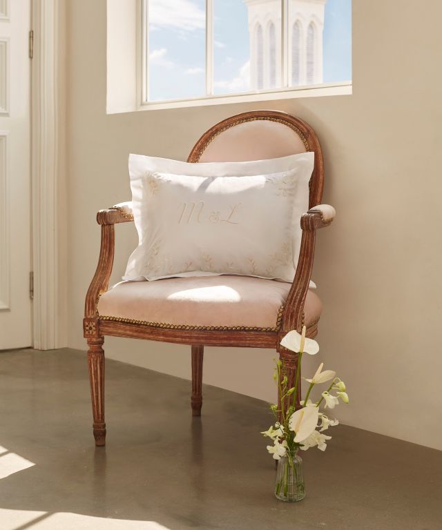 💝With Valentine’s Day just one week away, it's the perfect time to indulge in luxury and treat yourself or your loved ones to the finest home linens. Make this season of love extra special! 💖✨
:::
💝 Chỉ còn một tuần nữa là đến ngày Lễ Tình Nhân, đây là thời điểm hoàn hảo để tận hưởng sự sang trọng và làm quà tặng cho bản thân hoặc người thân yêu với những bộ vải gia dụng cao cấp. Hãy làm cho mùa yêu thương này thêm đặc biệt! 💖✨

 Boutique: 38 Ly Tu Trong, D.1, HCMC
 Opening hours: ‪9am - 9pm‬‬‬‬‬‬‬
 Call us: 028 3823 9394‬‬‬‬ / 0903351058

#ValentinesDay2025 #LuxuryLiving #HomeLinen #TreatYourself #SeasonOfLove #GiftOfElegance #FinestLinens #ValentineGifts #ElegantHome